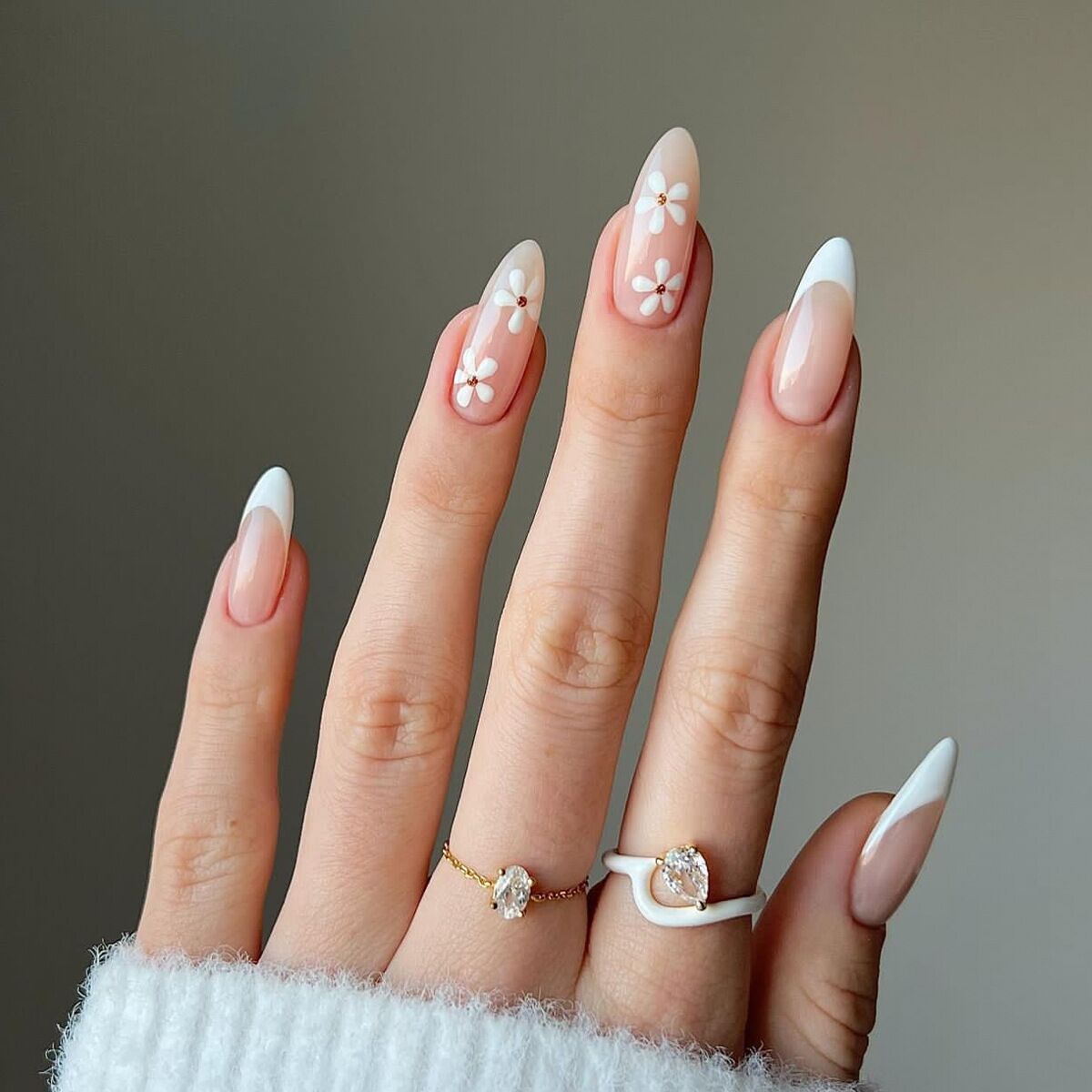 White French Tip Nails 2024: A Timeless Elegance Reinvented! 💅✨ | by  Nailkicks | Medium